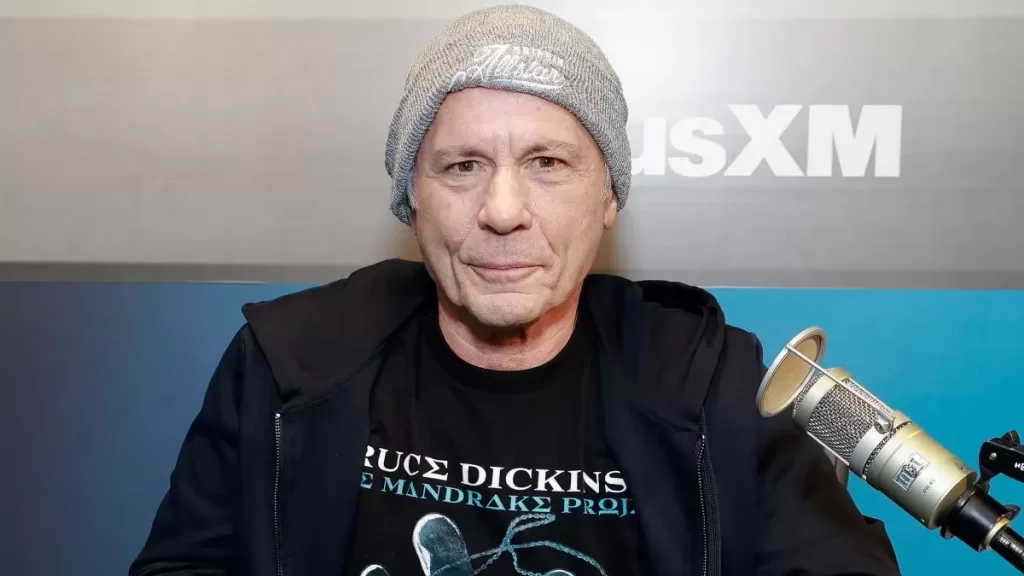 Bruce Dickinson en entrevista