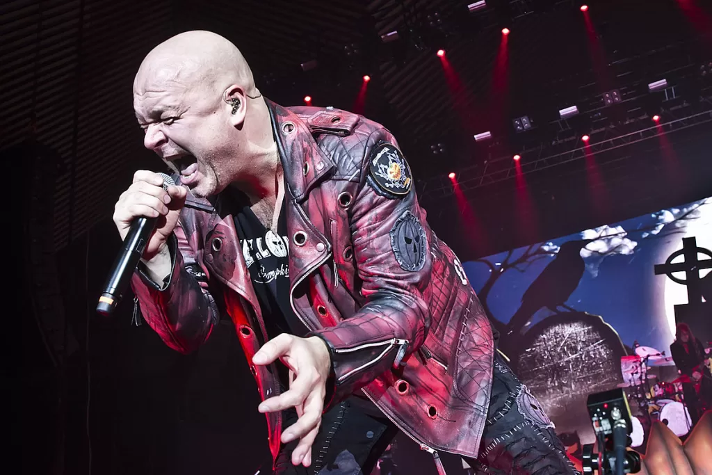 Michael Kiske Cantando